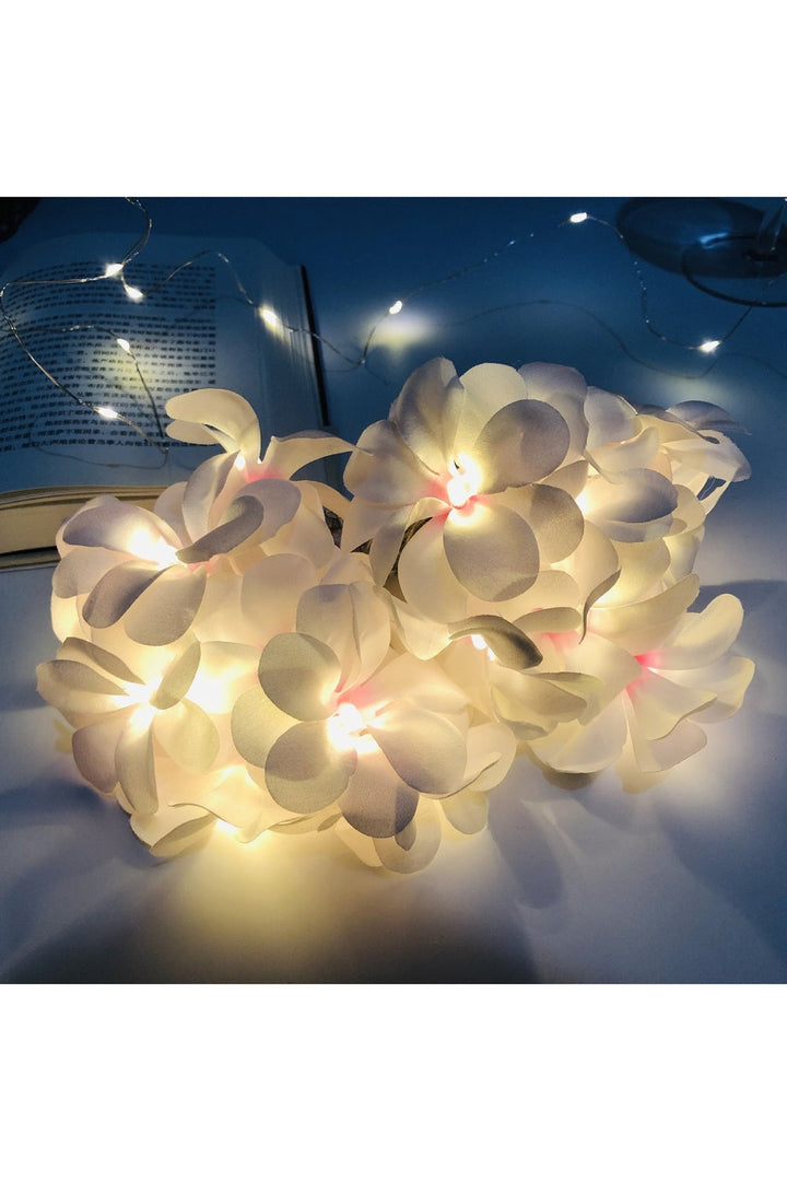 white rose light garland | Bowlift