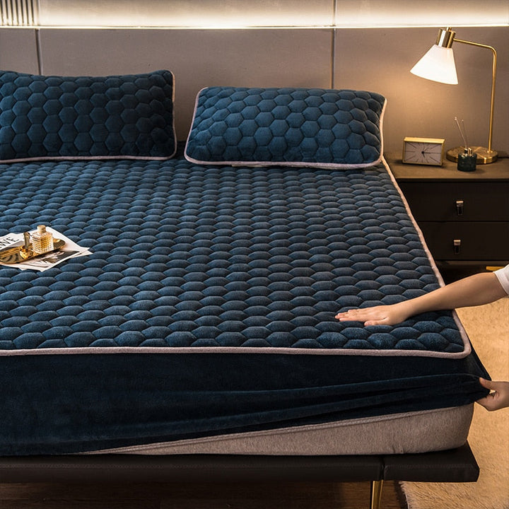 BowLift | Elegant Velvet Thick Mattress Cover