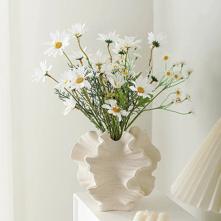 BowLift | Nordora | Ceramic vase Coral | Minimalist design | Nordic home decor in Beige