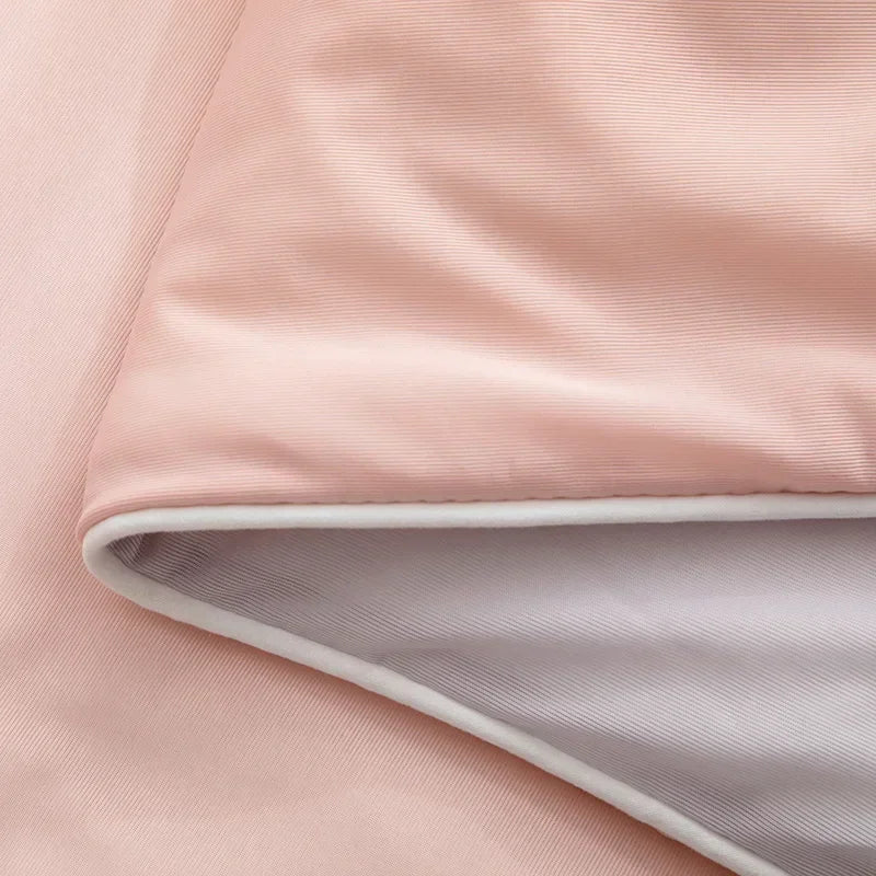 High-Quality Cooling Blanket – Smooth Air-Conditioning Comforter, Lightweight Summer Quilt with Double-Sided Cooling Fabric | Bowlift