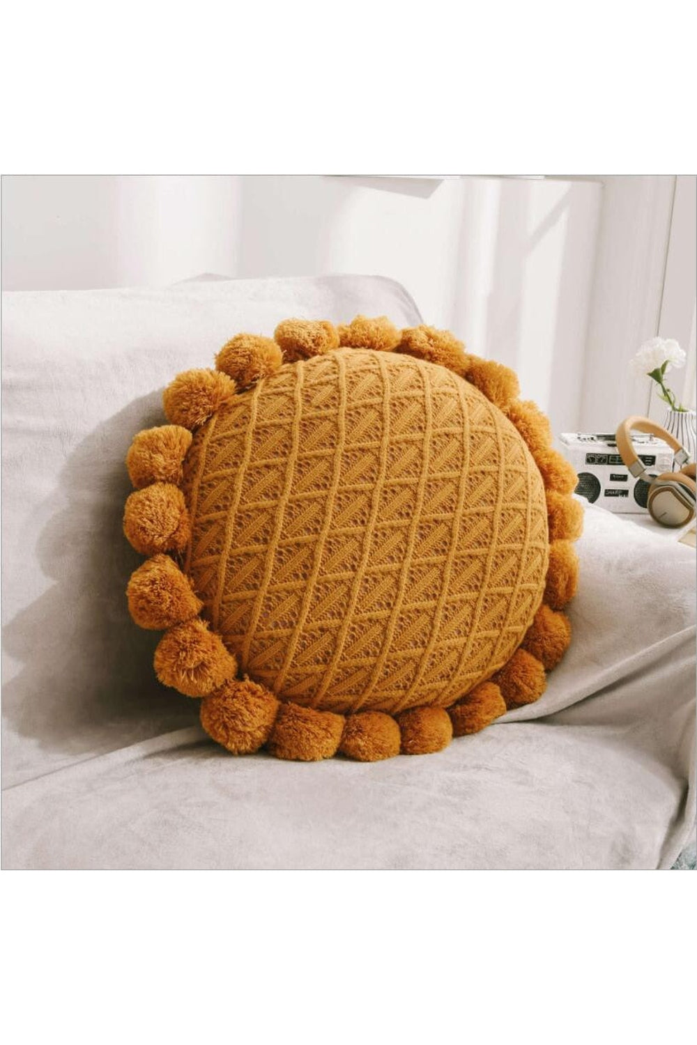 decorated round cushions | Bowlift