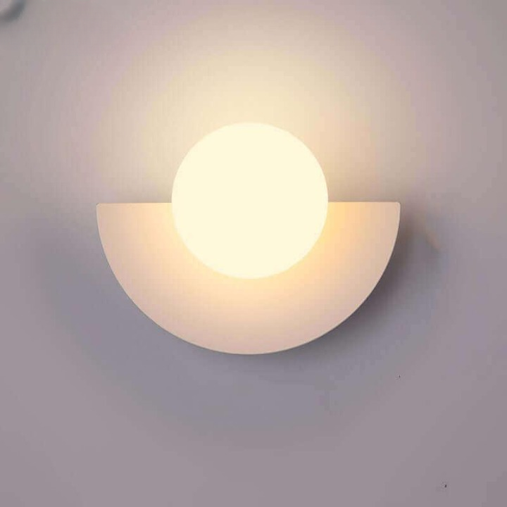 BowLift | Noorderlicht Charm - Halfmoon Wall Lamp of Metal