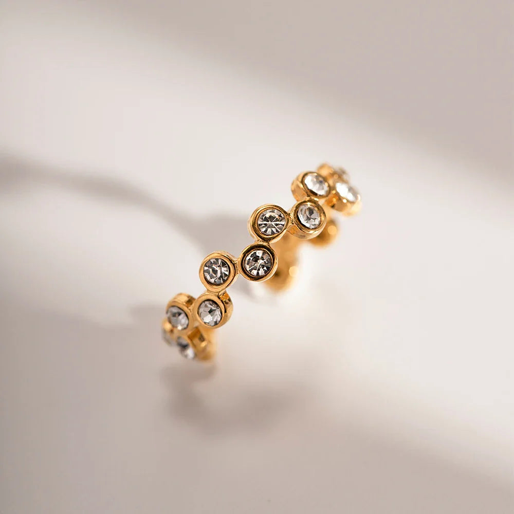 BowLift | Staggered Hive Diamond Ring