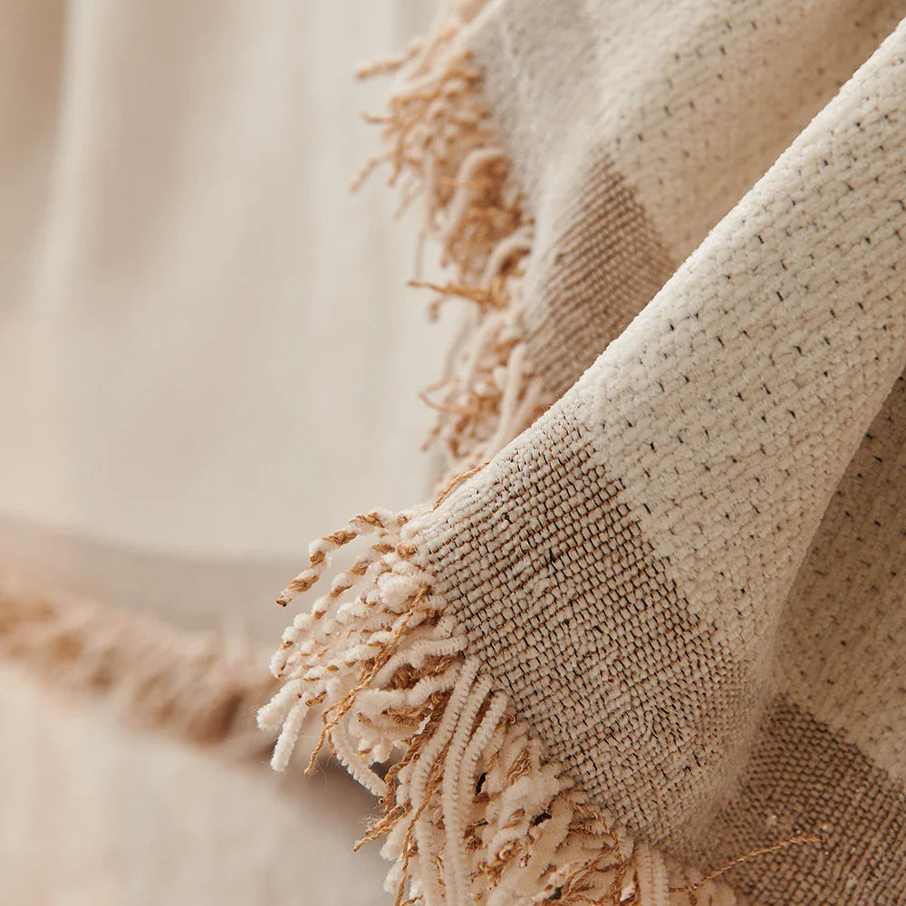 BowLift | ScandiLoom Tassel Blanket | Four Seasons | Sofa & Scratch Protection | Blanket & Rug in One Description: