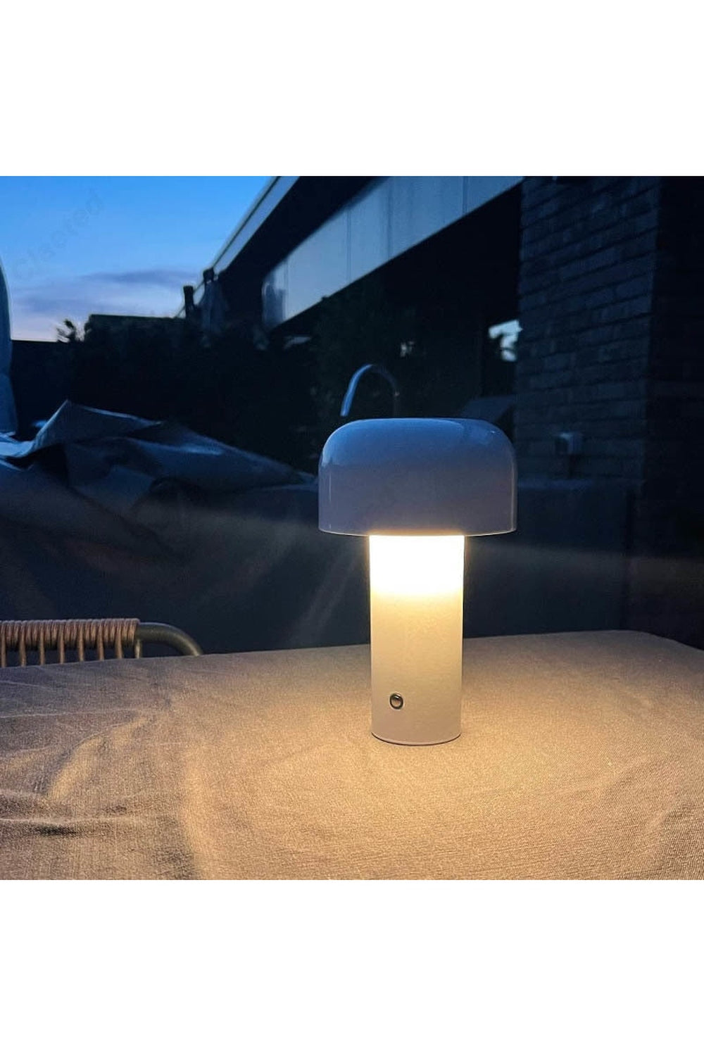 Mushroom table lamp | Bowlift