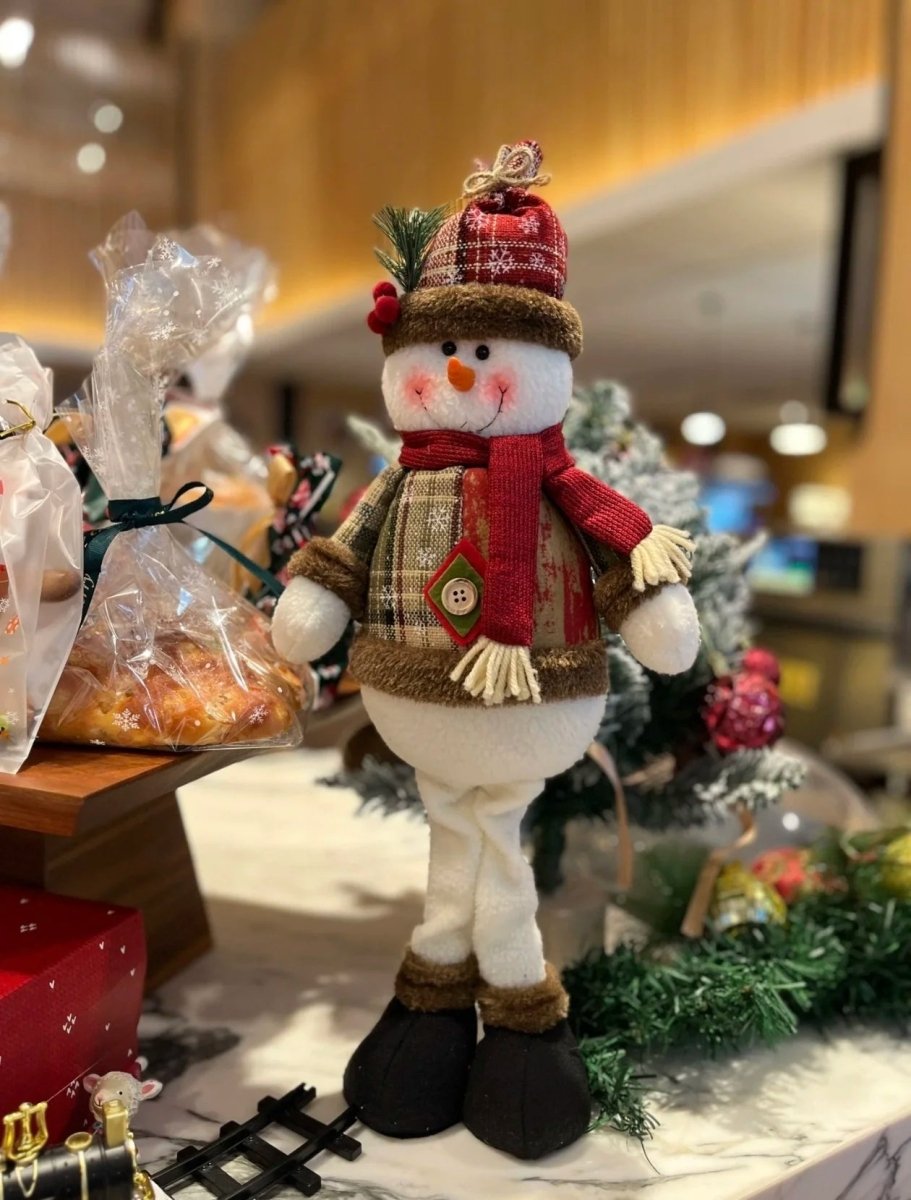 BowLift | Stylish Festive Santa Claus Doll for Elegant Holiday Decoration