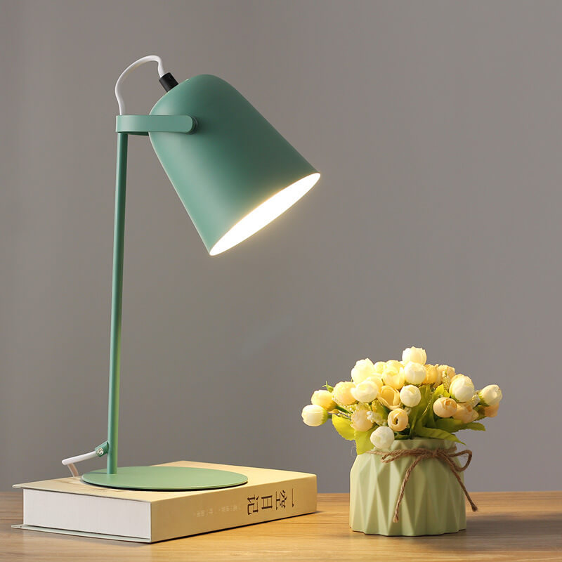 LumiTouch – Minimalist table lamp with tripod base and touch control Bowlift