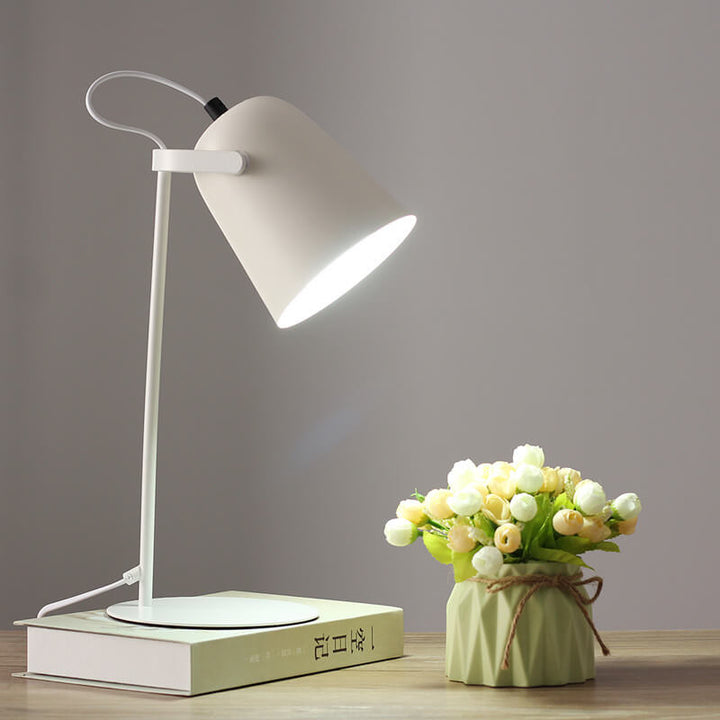 LumiTouch – Minimalist table lamp with tripod base and touch control Bowlift