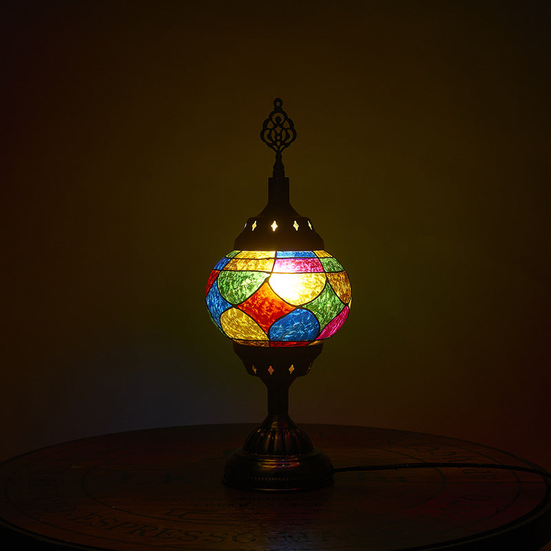 BowLift | Traditional Tiffany romantic oval iron enameled 1-light table lamp for the bedroom