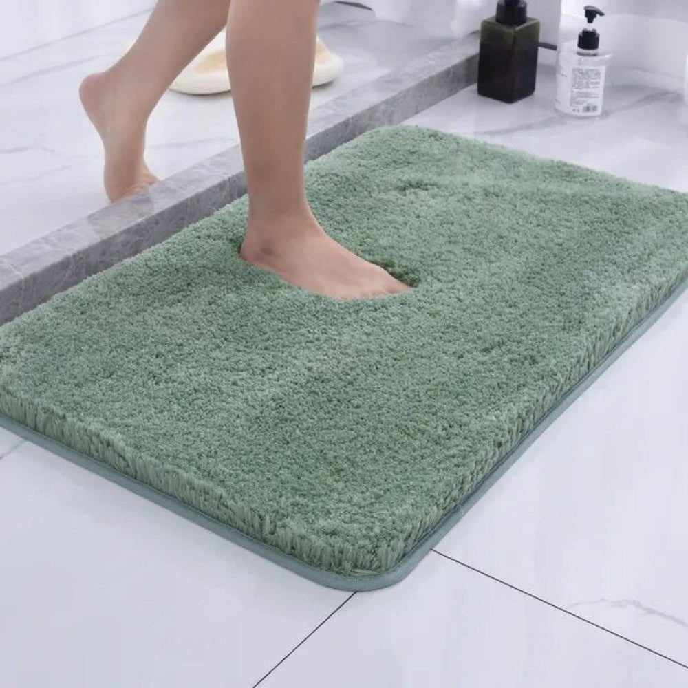 BowLift | Fluffy bathroom rug with soft fur texture