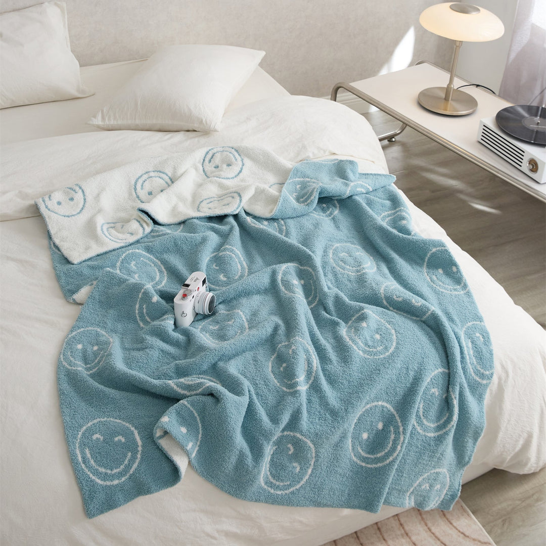 Smiley Blanket | Bowlift
