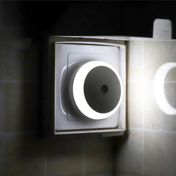 BowLift | NOXORA LED night light | Twilight sensor & automatic dimming | Plug-in light | Warm white