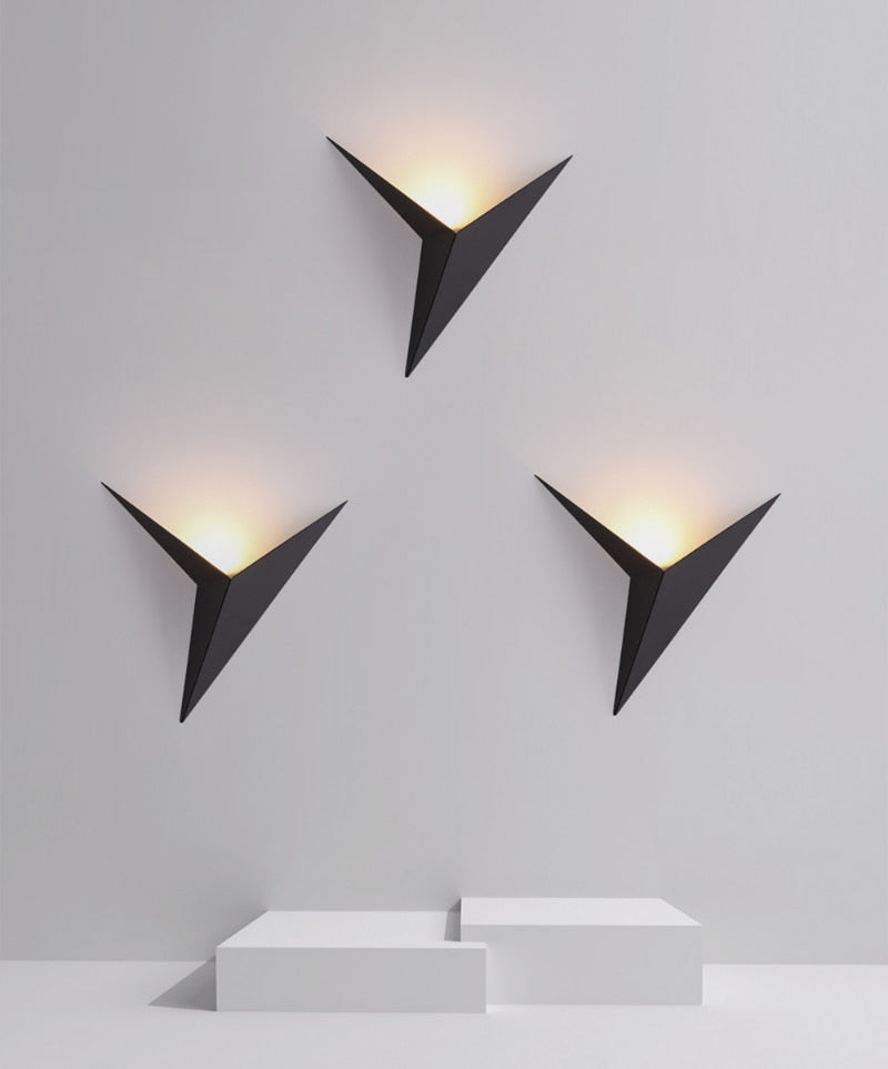 BowLift | TriGlow – Triangular Wall Lamp for Sleek, Modern Lighting