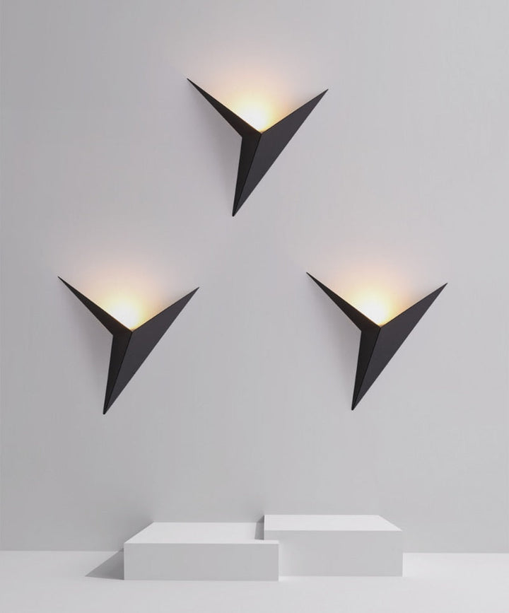 BowLift | TriGlow – Triangular Wall Lamp for Sleek, Modern Lighting