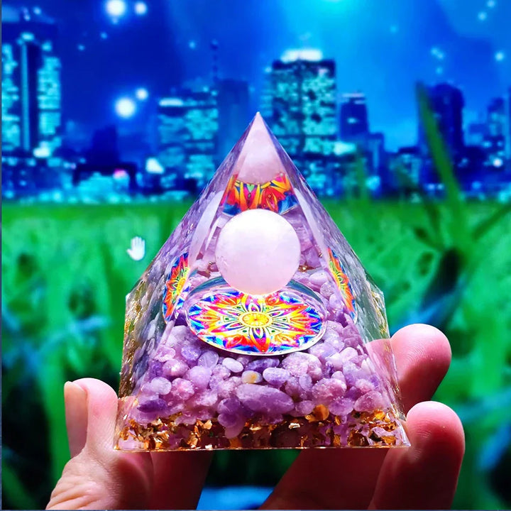 Orgonite Pyramid with Amethyst Pendulum – Energy, Protection and Decoration | Bowlift