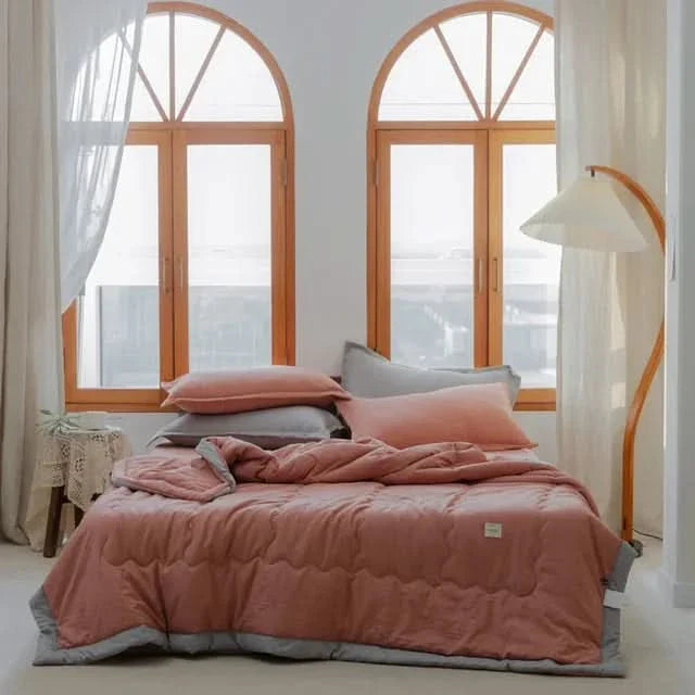 BowLift | ComfyLux - Premium Lightweight Blanket