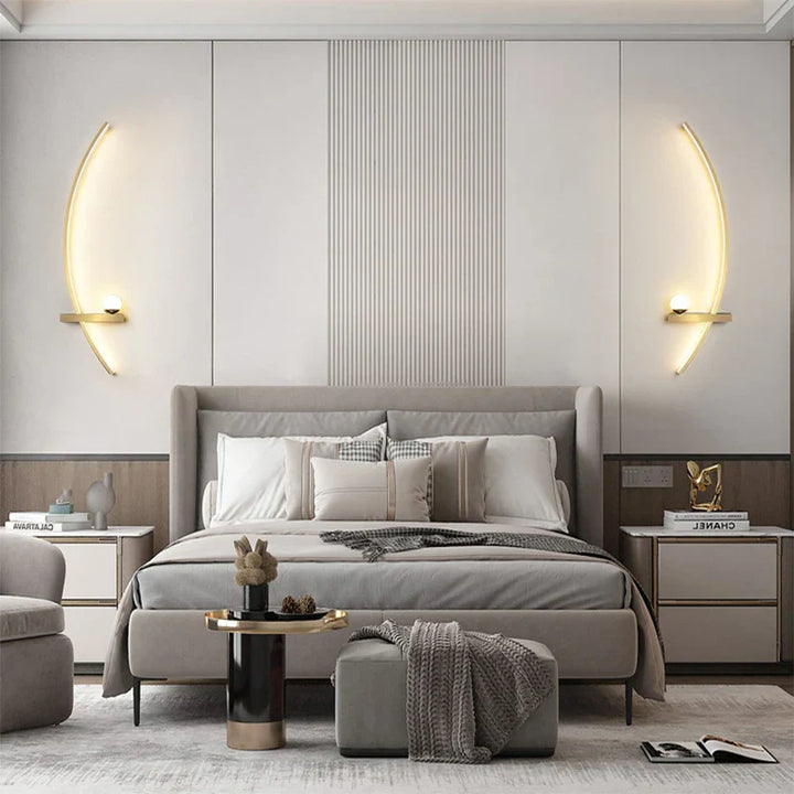 BowLift | Contemporary Edge Wall Lamp – Black & Gold Indoor/Outdoor Lighting for Modern Spaces