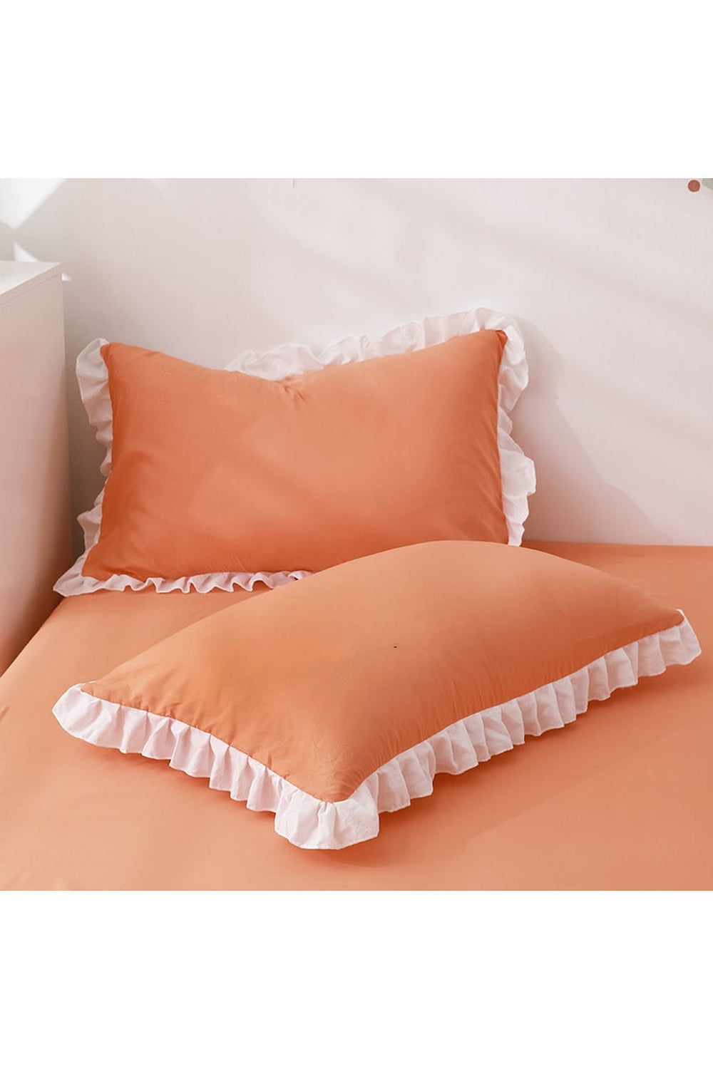 inspired ruffle pillowcases | Bowlift