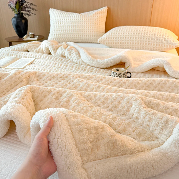 BowLift | Winter Dream Blanket – Double Layer Fleece Blanket with Lambswool Look | Ultra Warm, Soft & Skin Friendly | For Sofa, Bed & Cold Winter Days