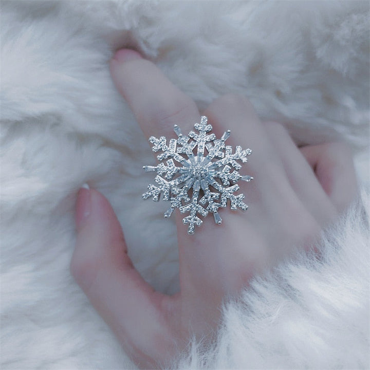 BowLift | Winter Snowflake Rotating Ring