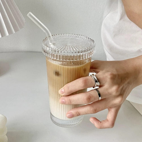 ChicSip Glass – Modern Drinking Glass with Stylish Design Bowlift