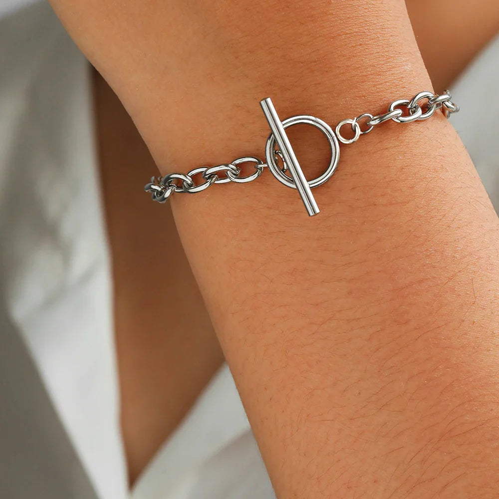 BowLift | Classy Paperclip Circle Bar Clasp Bracelet