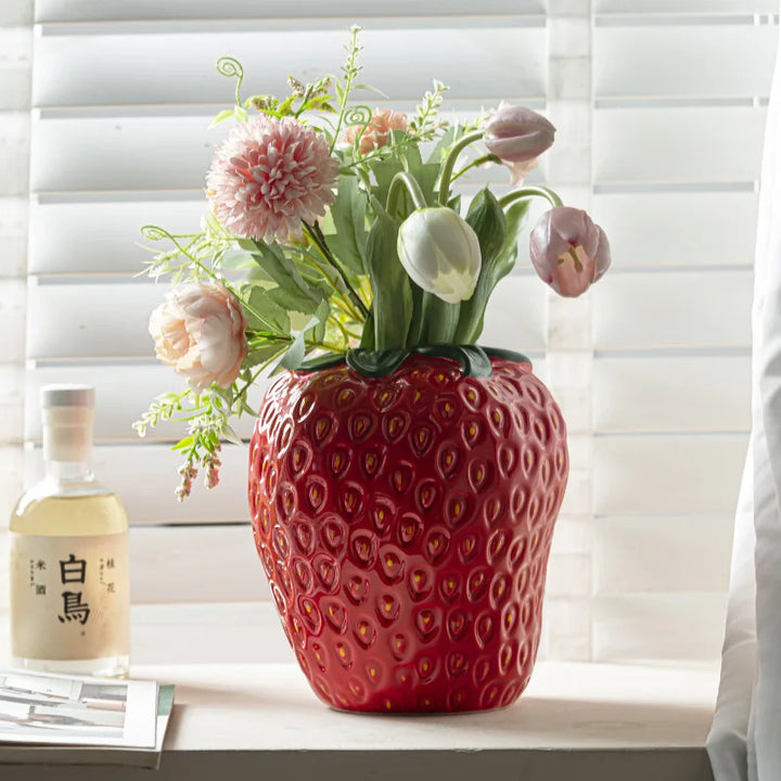 Ugly Strawberry Vase | Bowlift