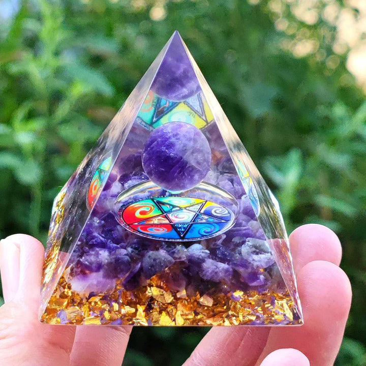 Orgonite Pyramid with Amethyst Pendulum – Energy, Protection and Decoration | Bowlift