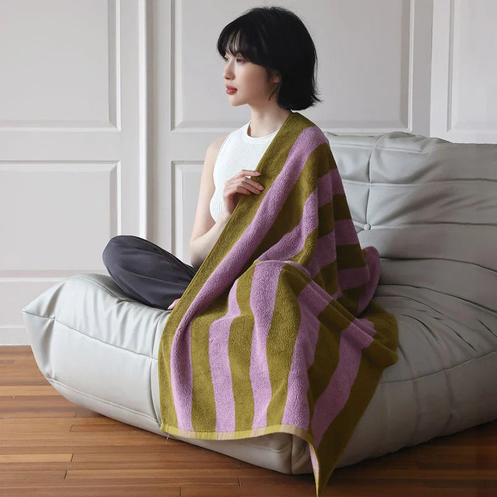 RetroStripe Luxe Cotton Towel – Striped Cotton Towel in Hotel Quality | Bowlift
