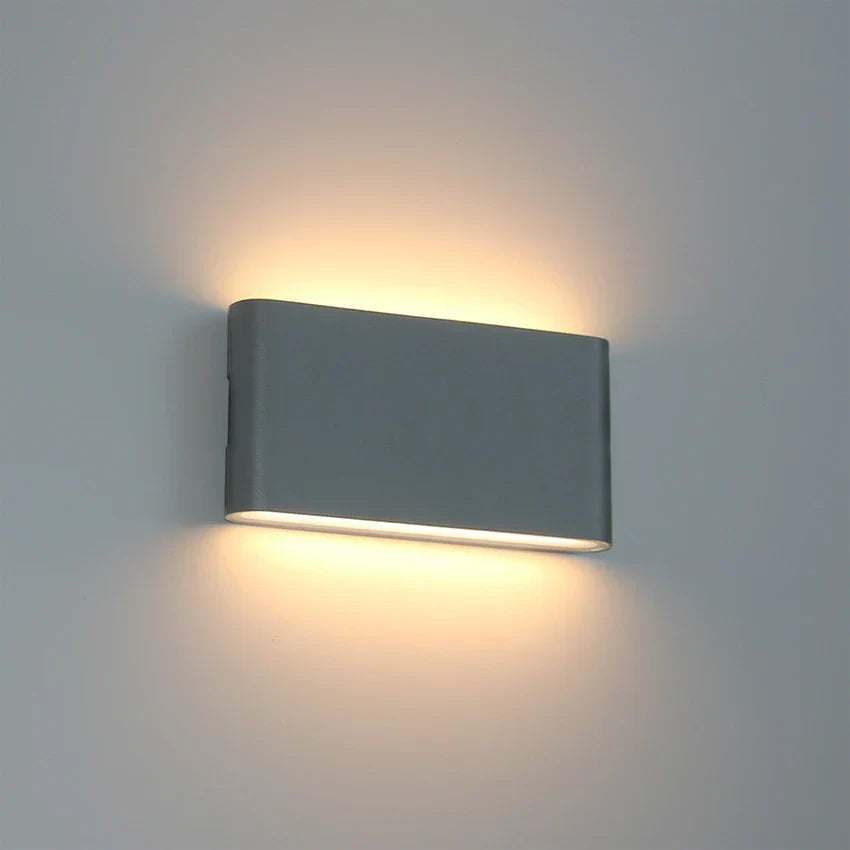 Weatherproof LED wall light, Robust decorative wall lamp for indoor and outdoor use | Bowlift