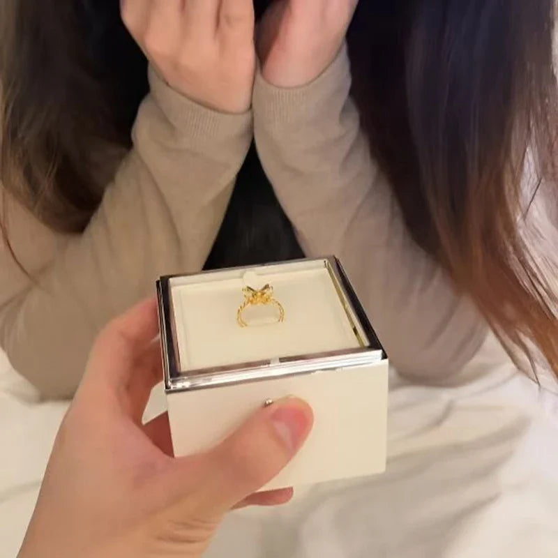 BowLift | Creative Rotating Surprise Ring Box