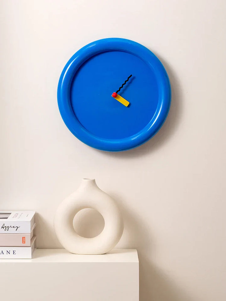 EpeiusHome – Memphis Wall Clock for Elegant Spaces Bowlift