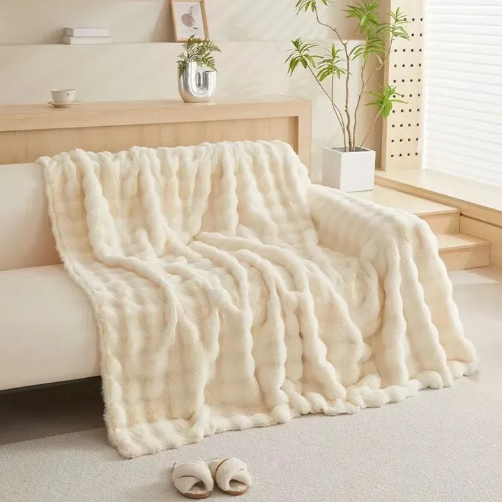 BowLift | Plush Throw for a Cozy Interior
