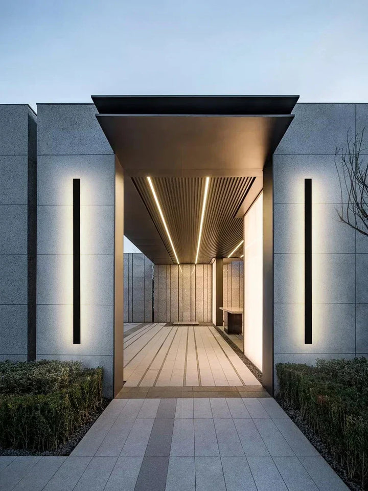 Modern Outdoor Lamp in Black Bowlift