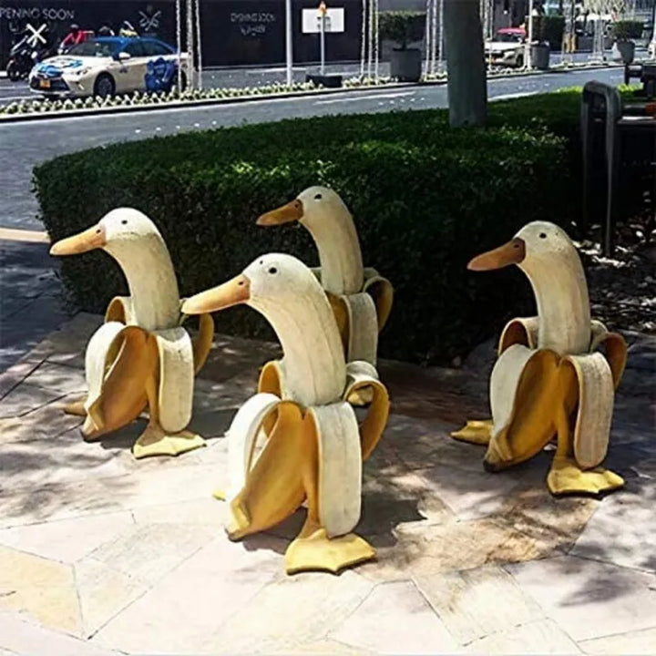 BanaanEend Decorative Figure – Playful Resin Decoration for Indoors or Outdoors | Bowlift