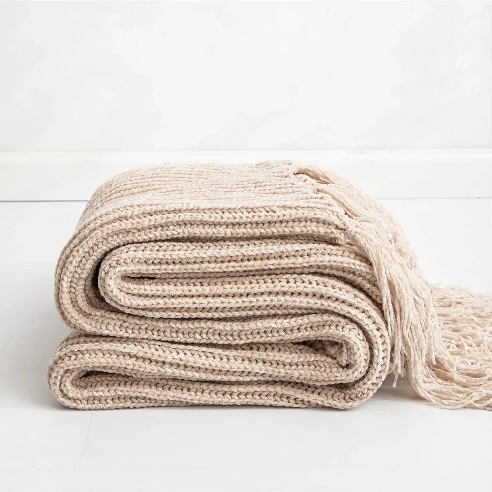 HeartCozy Blanket – Luxe Chenille Blanket with Heart Fringes Bowlift