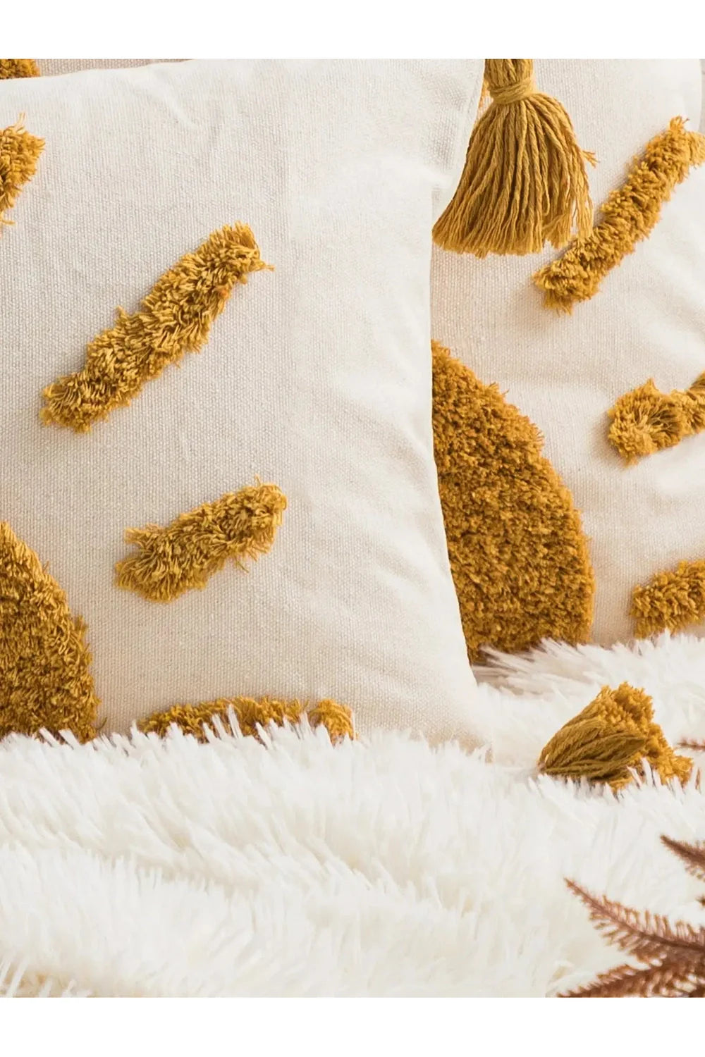 Bohemian Sun tufted pillowcase | Bowlift