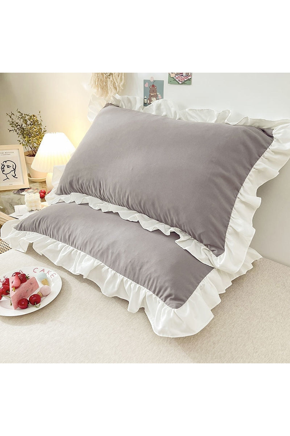 inspired ruffle pillowcases | Bowlift