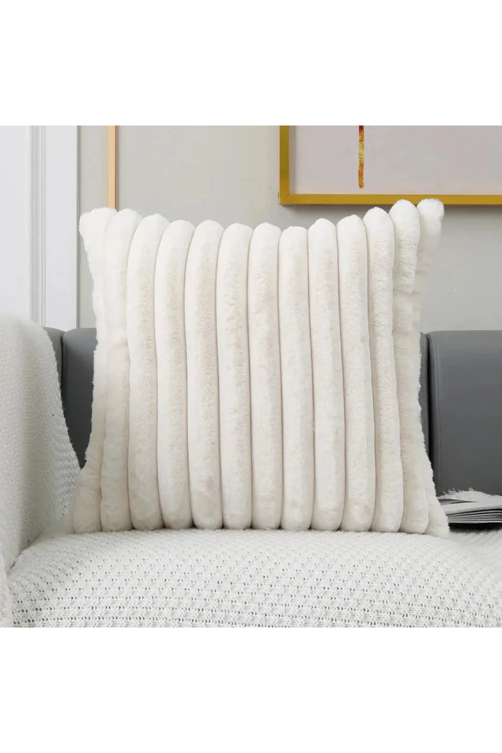 White plush pillow cover | Bowlift
