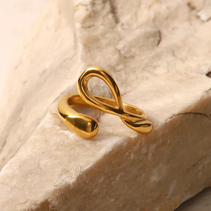 BowLift | 18k Curved Elegance Ring