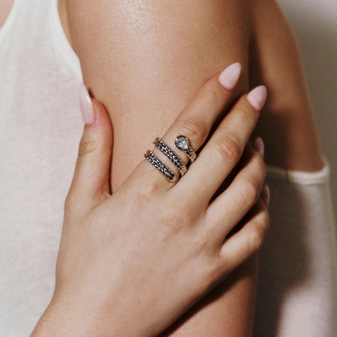 BowLift | Triple Wrap Diamond Eye Leaf Textured Ring