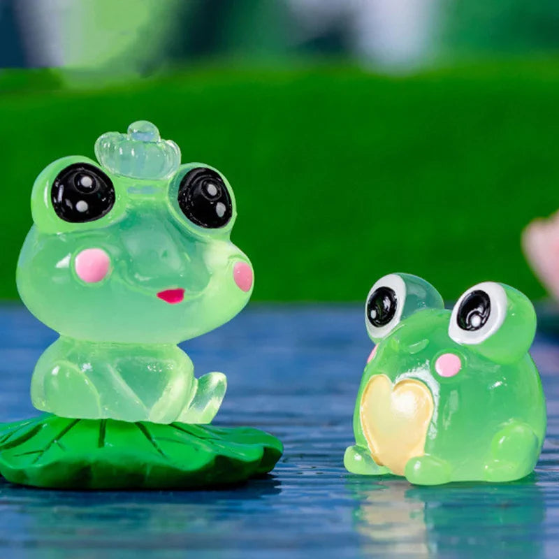 BowLift | LumoFrosch Figure Set | Glowing Mini Frogs | For Fairy Garden, Aquarium & Decoration