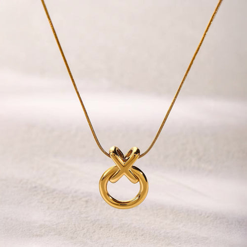 BowLift | Elegant XO Interlaced Necklace