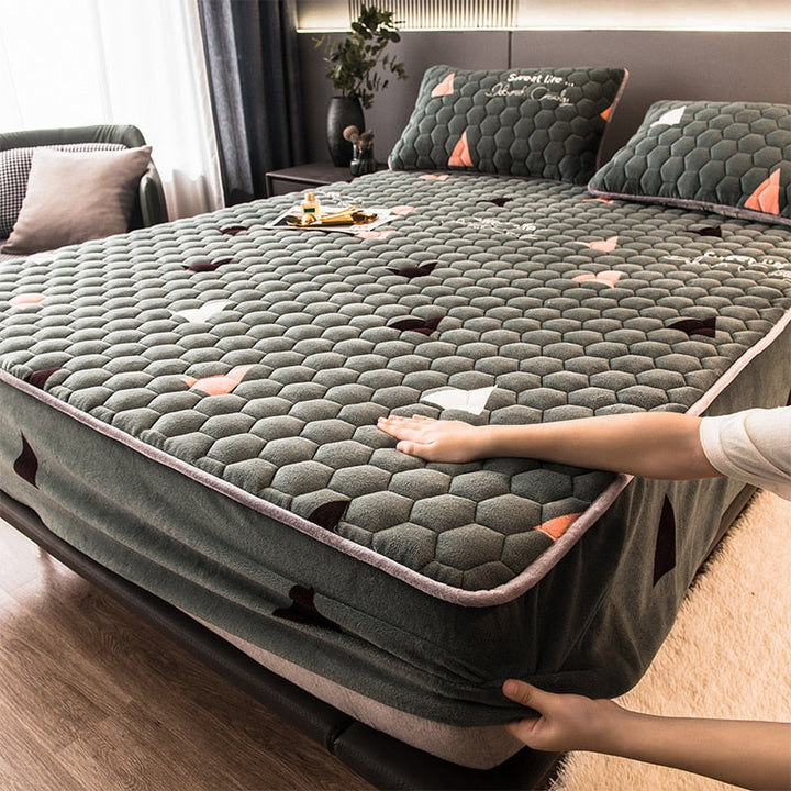 BowLift | Elegant Velvet Thick Mattress Cover