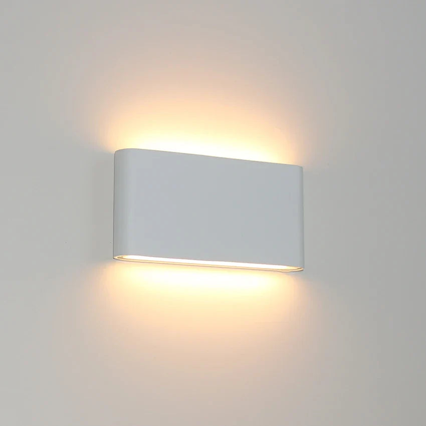 Weatherproof LED wall light, Robust decorative wall lamp for indoor and outdoor use | Bowlift
