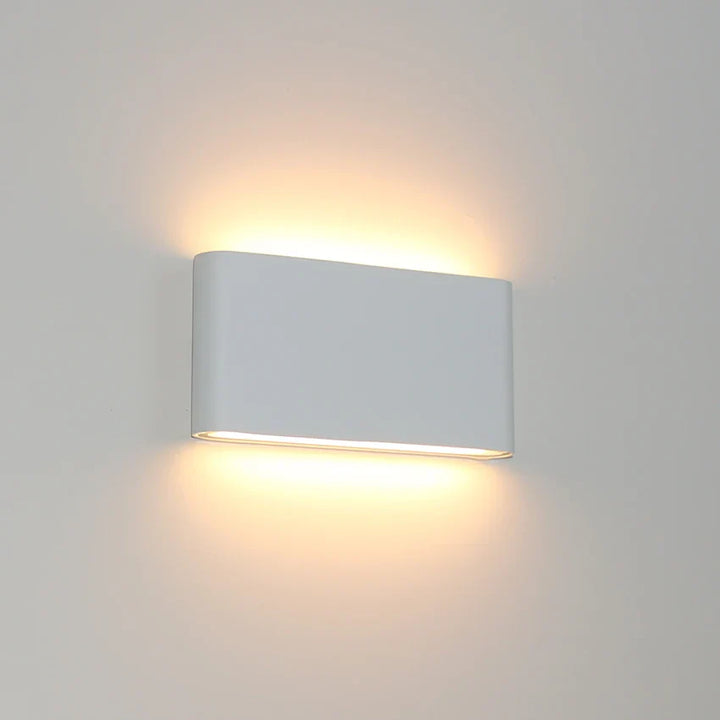 Weatherproof LED wall light, Robust decorative wall lamp for indoor and outdoor use | Bowlift