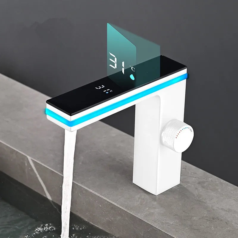 BowLift | LED Sink Faucet with Digital Temperature Display and Hot-Cold Mixing Function