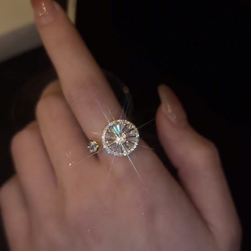 BowLift | Blooming Flower Rotating Ring