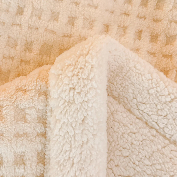 BowLift | Winter Dream Blanket – Double Layer Fleece Blanket with Lambswool Look | Ultra Warm, Soft & Skin Friendly | For Sofa, Bed & Cold Winter Days