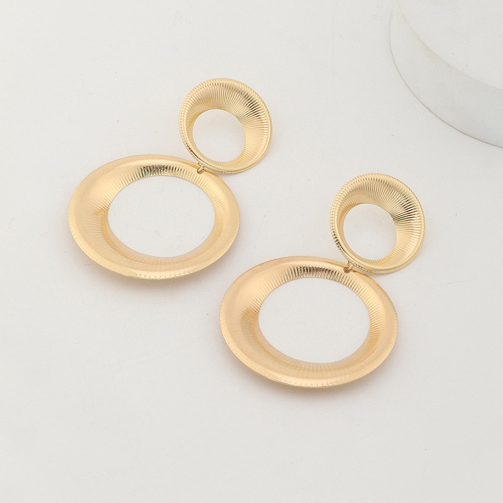 Golden Circle Earrings | Unique Statement Jewelry for a Bold Look Bowlift